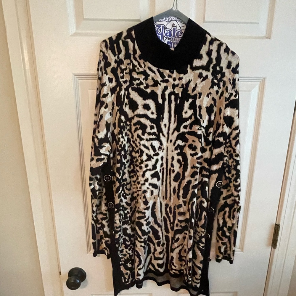 Chico's Black and Cream animal print Sweater XL